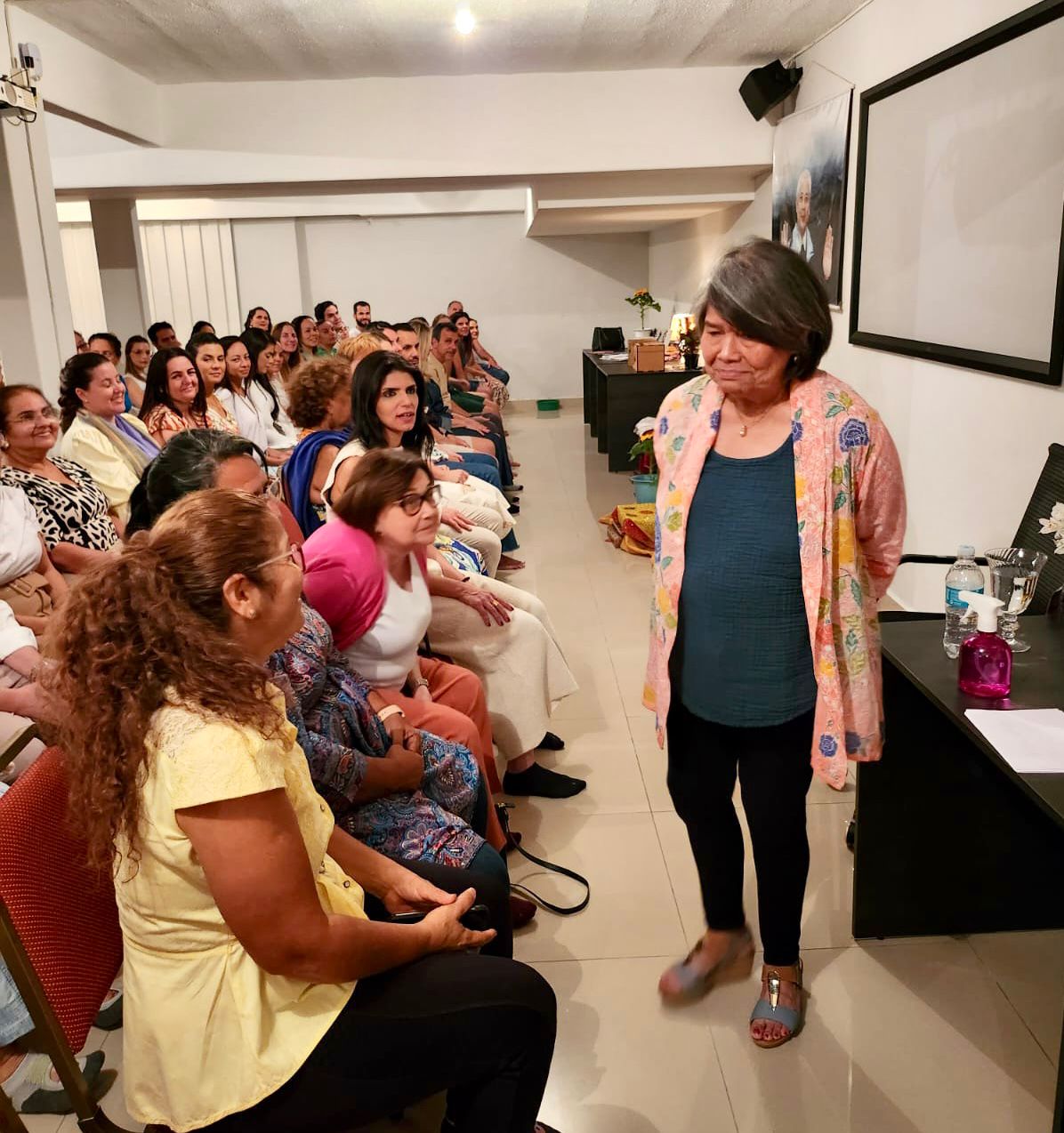 Master Nona com a comunidade