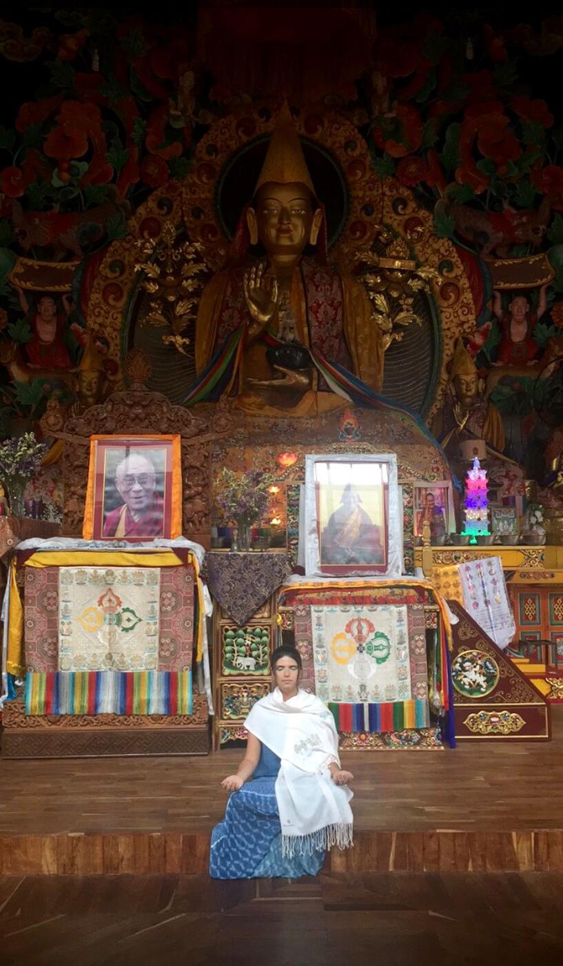 Alia em templo