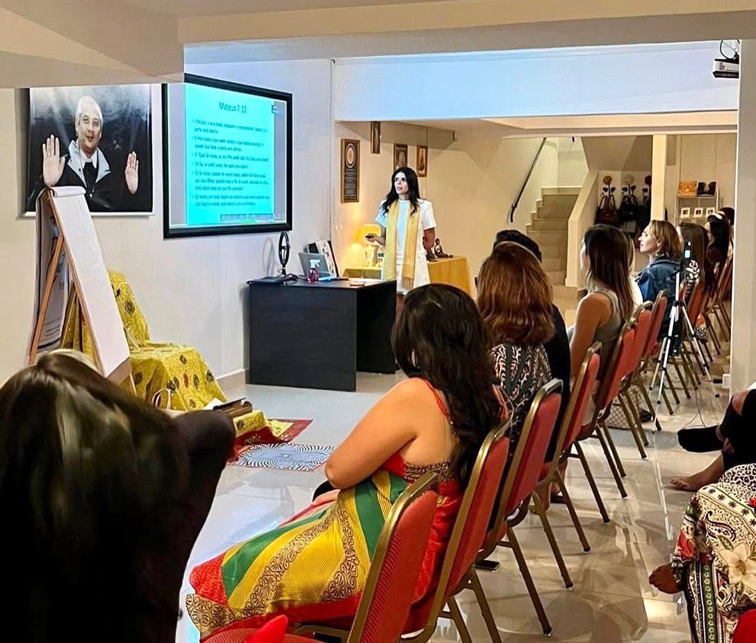 Apresentação na Casa Om